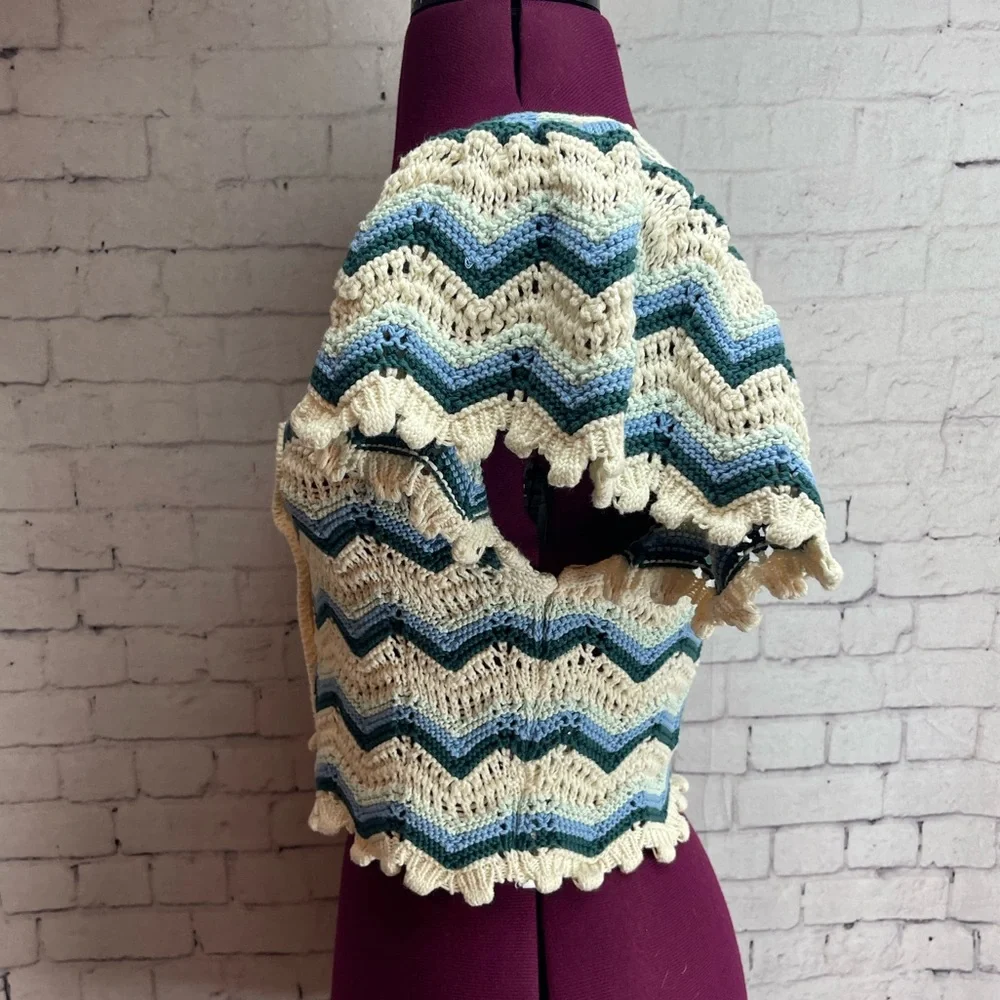Zara size medium crocheted blouse cream and blue